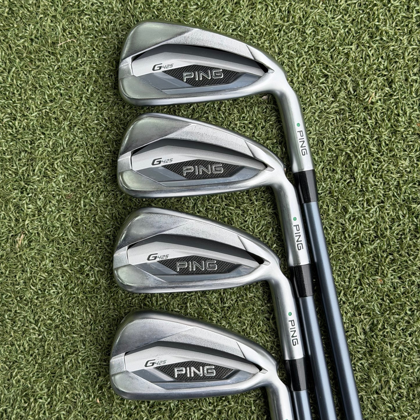 PING G425 Golf Iron Set / 4-PW / Graphite Regular Flex