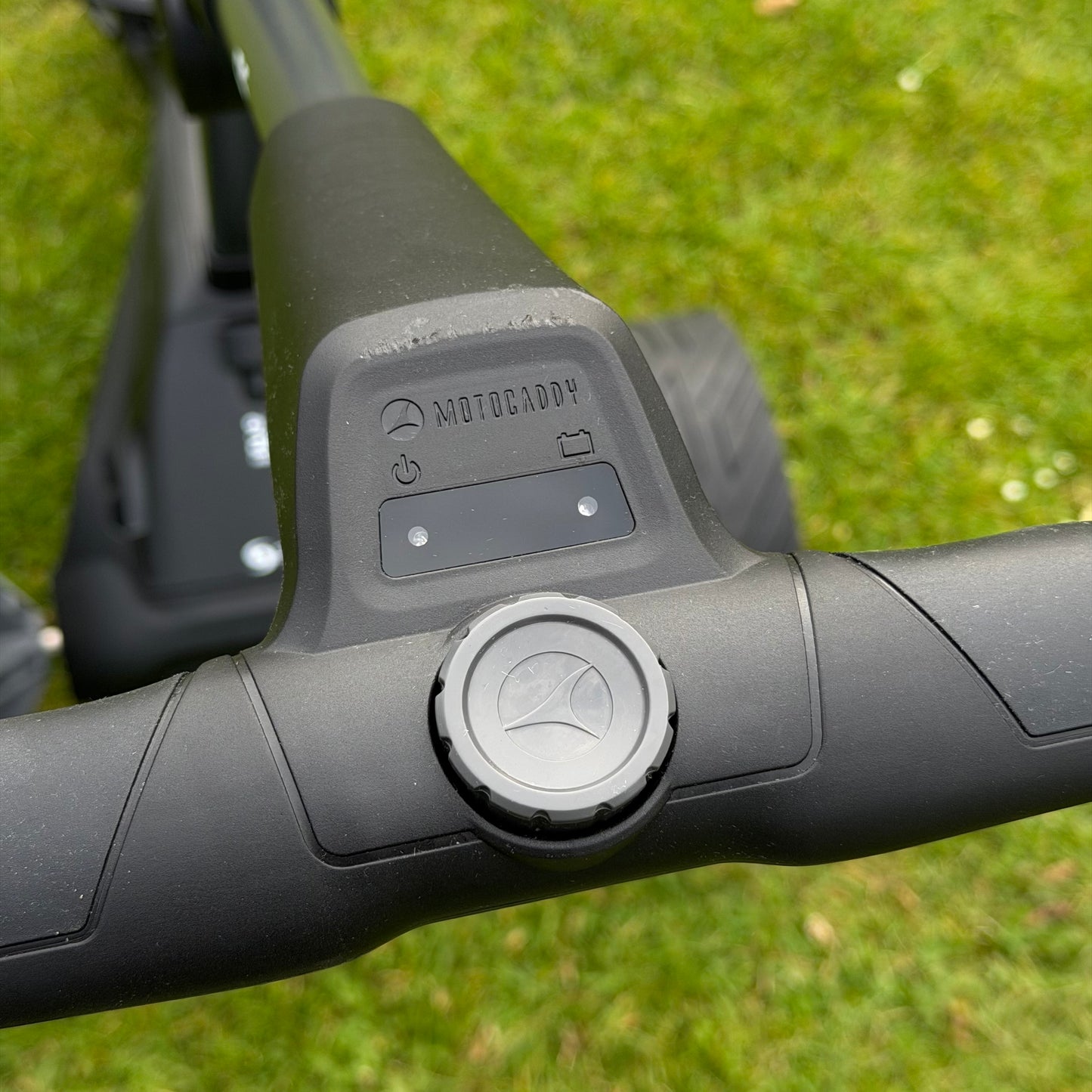 Motocaddy SE Electric Golf Trolley / 18 Hole Lithium Battery
