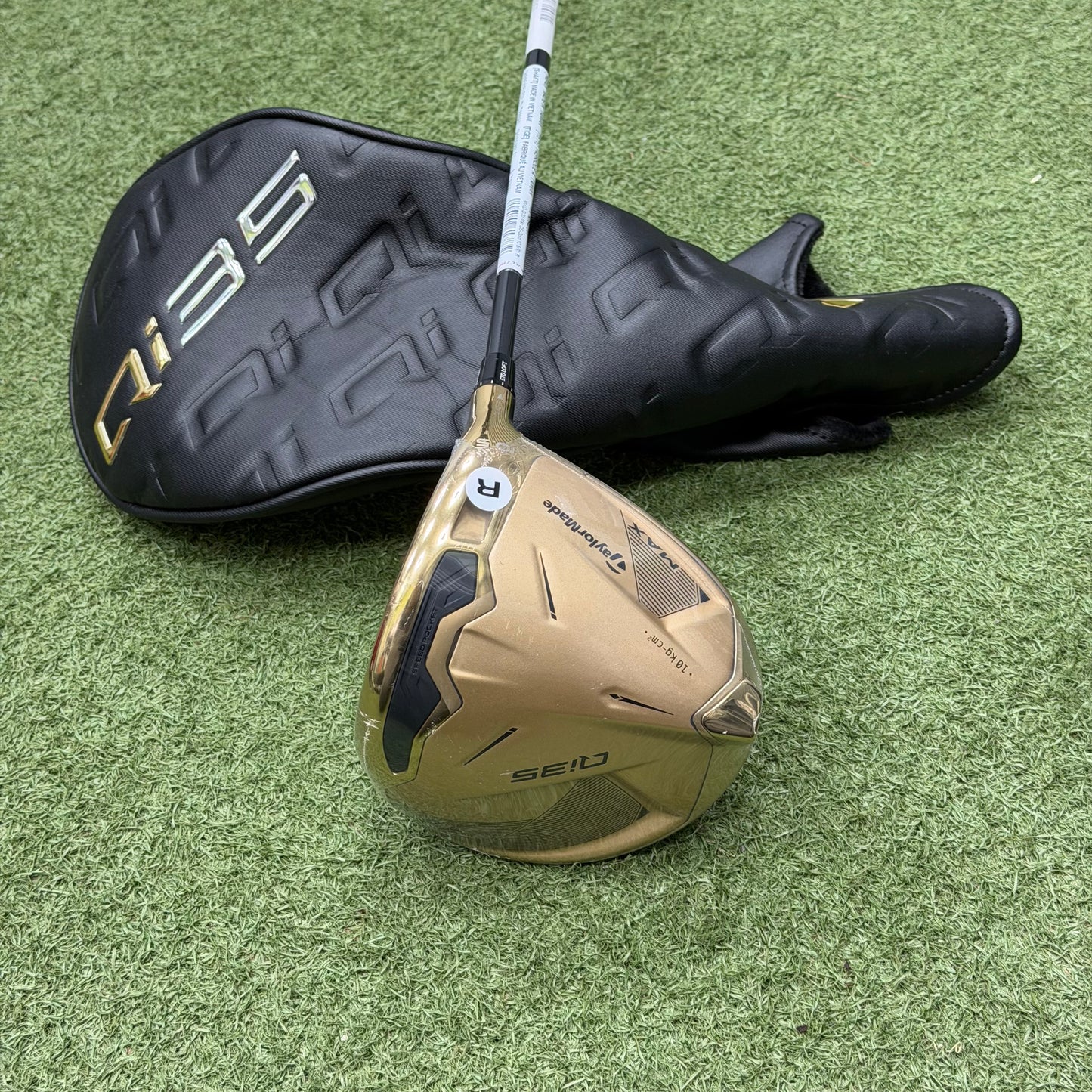 TaylorMade Qi35 Max Designer Series Gold Golf Driver / 10.5 Degree / Regular Flex
