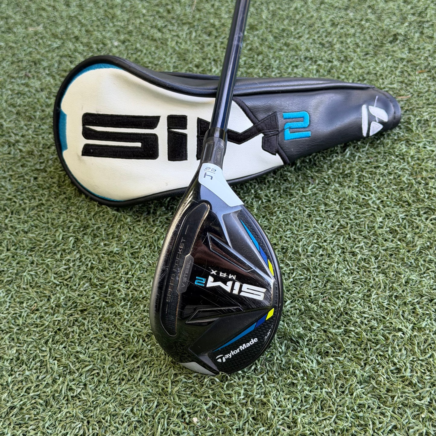 TaylorMade SIM2 Max #4 Hybrid / 22 Degree / Stiff Flex