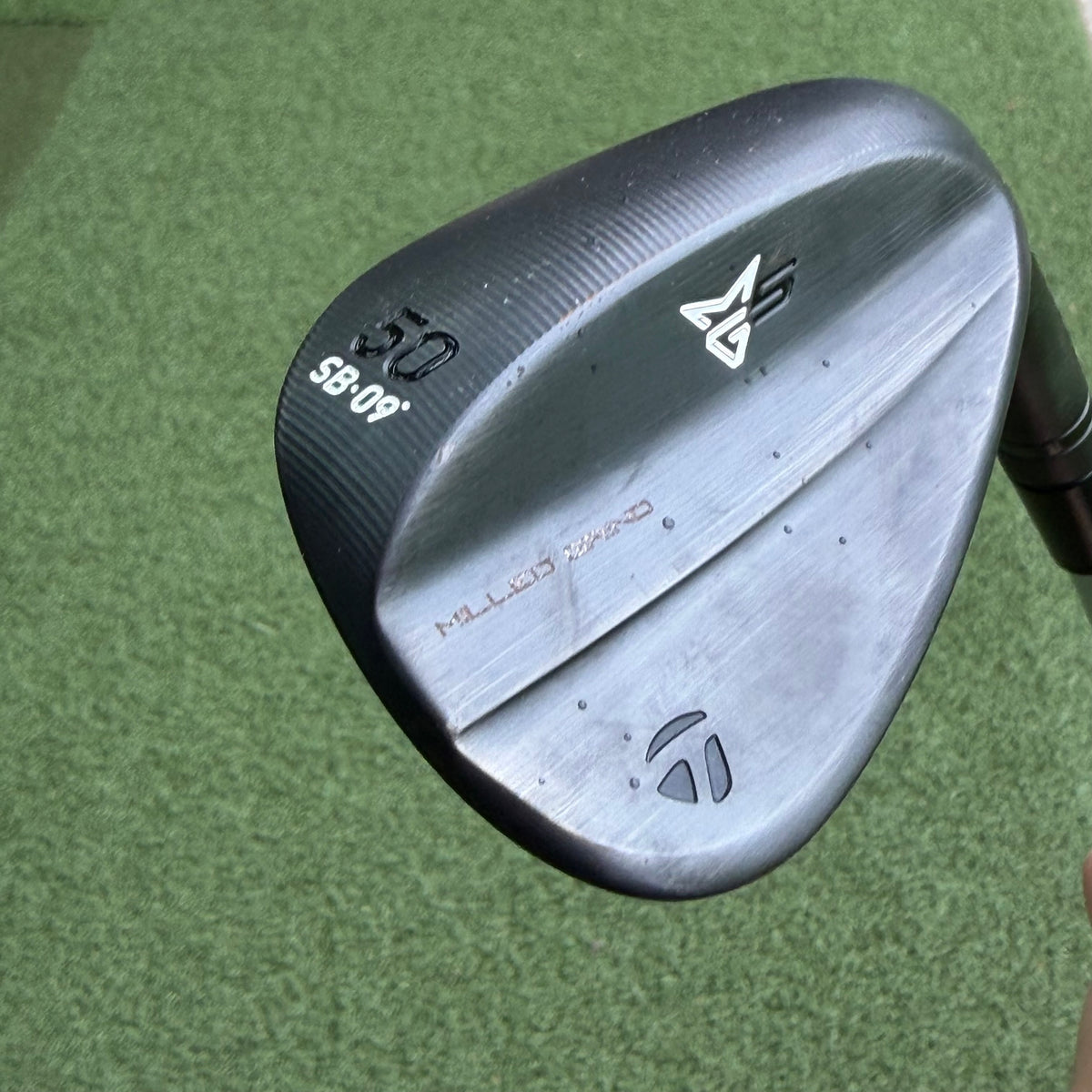 TaylorMade Milled Grind 5 Charcoal SB Gap Wedge / 50 Degree