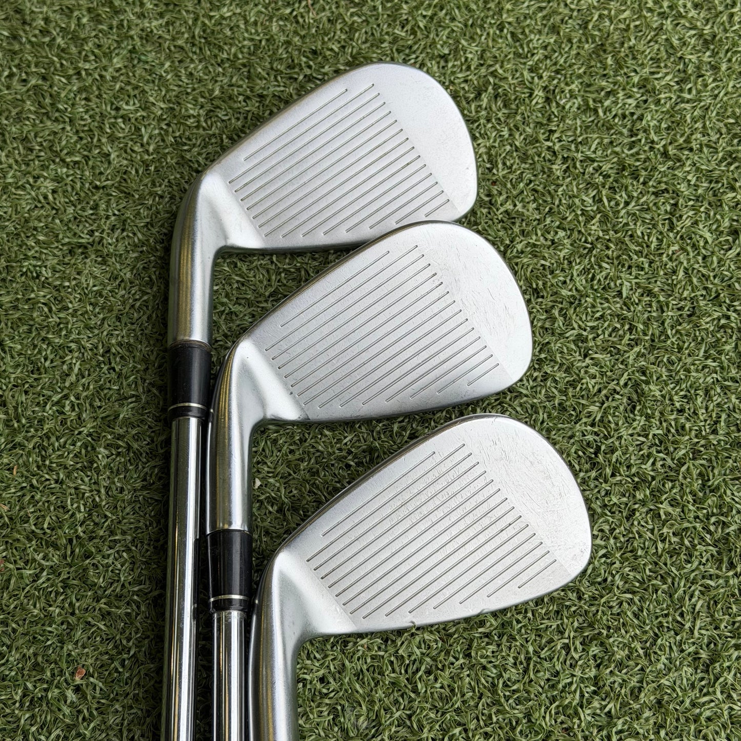 TaylorMade R9 Iron Set / 4-PW / Regular Flex