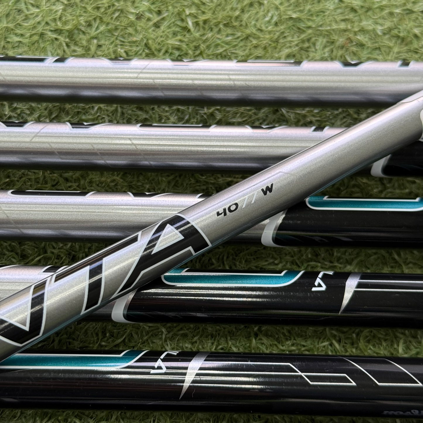 Wilson Staff D9 Iron Set / 5-PW+SW / Ladies Flex