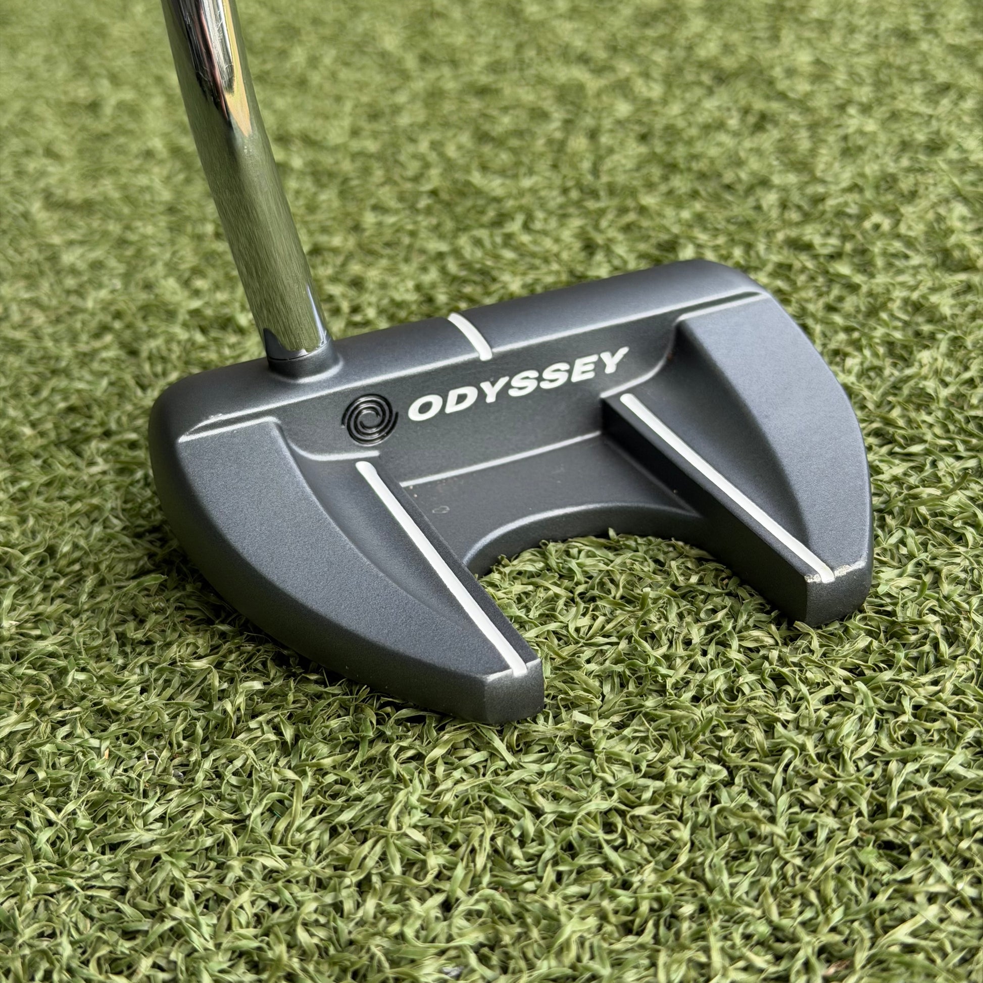 Odyssey DFX V-Line Fang (2025) Golf Putter / 34 Inch - Pre Owned Golf 