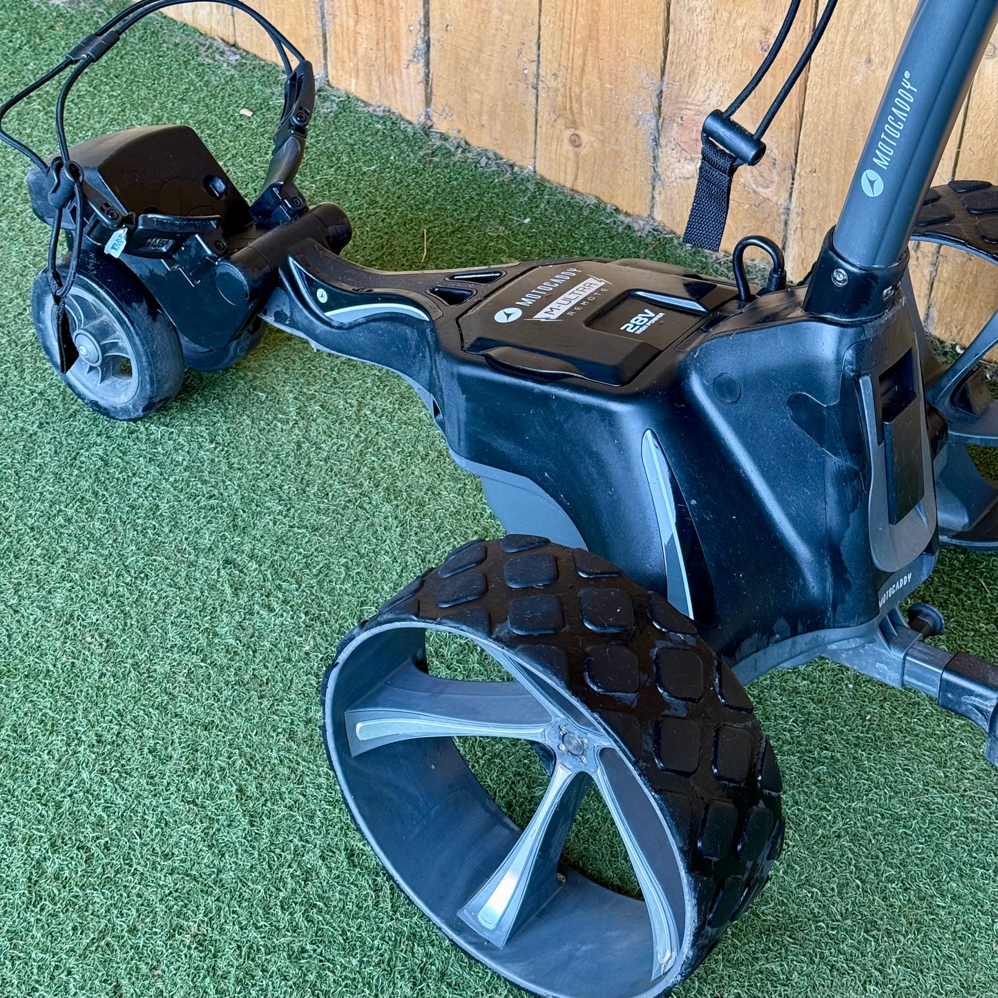 Motocaddy M7 REMOTE Electric Golf Trolley