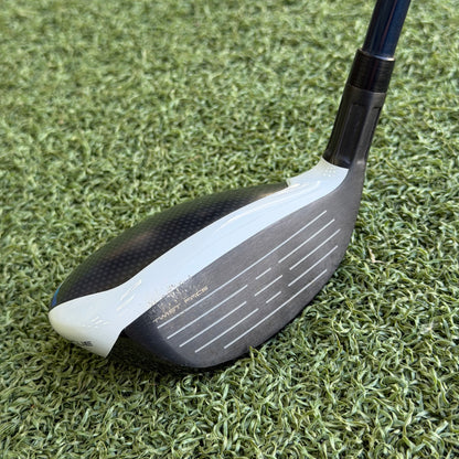 TaylorMade SIM2 Max #4 Hybrid / 22 Degree / Regular Flex