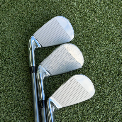 Callaway Elyte HL Golf Iron Set / 5-PW+AW / Senior Flex - Pre Owned Golf 