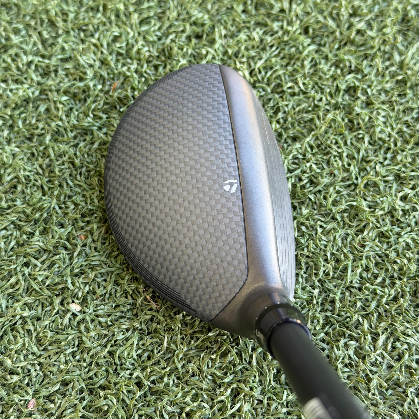 TaylorMade Qi35 #4 Hybrid / 22 Degree / Regular Flex / Left Handed