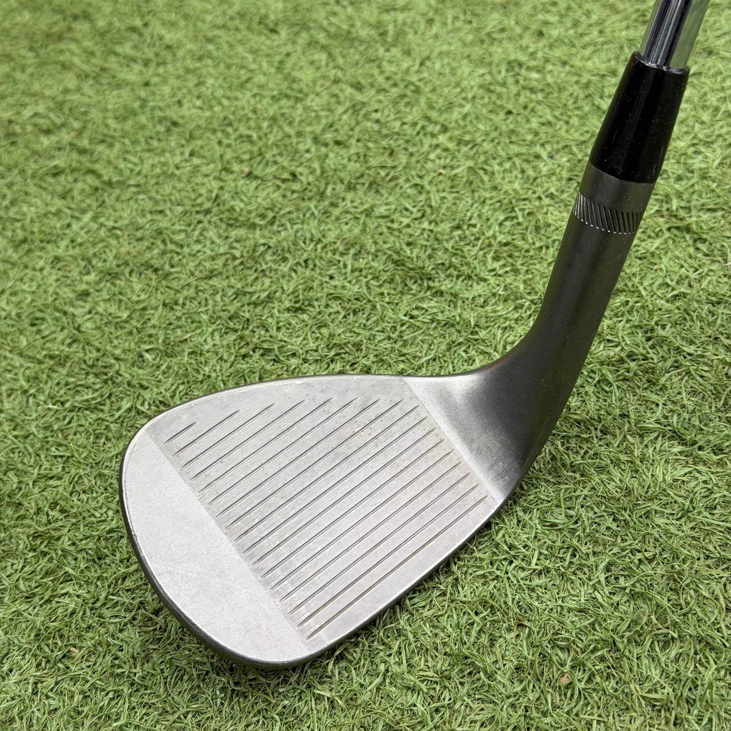 Titleist Vokey SM10 Nickel Sand Wedge / 56 Degree