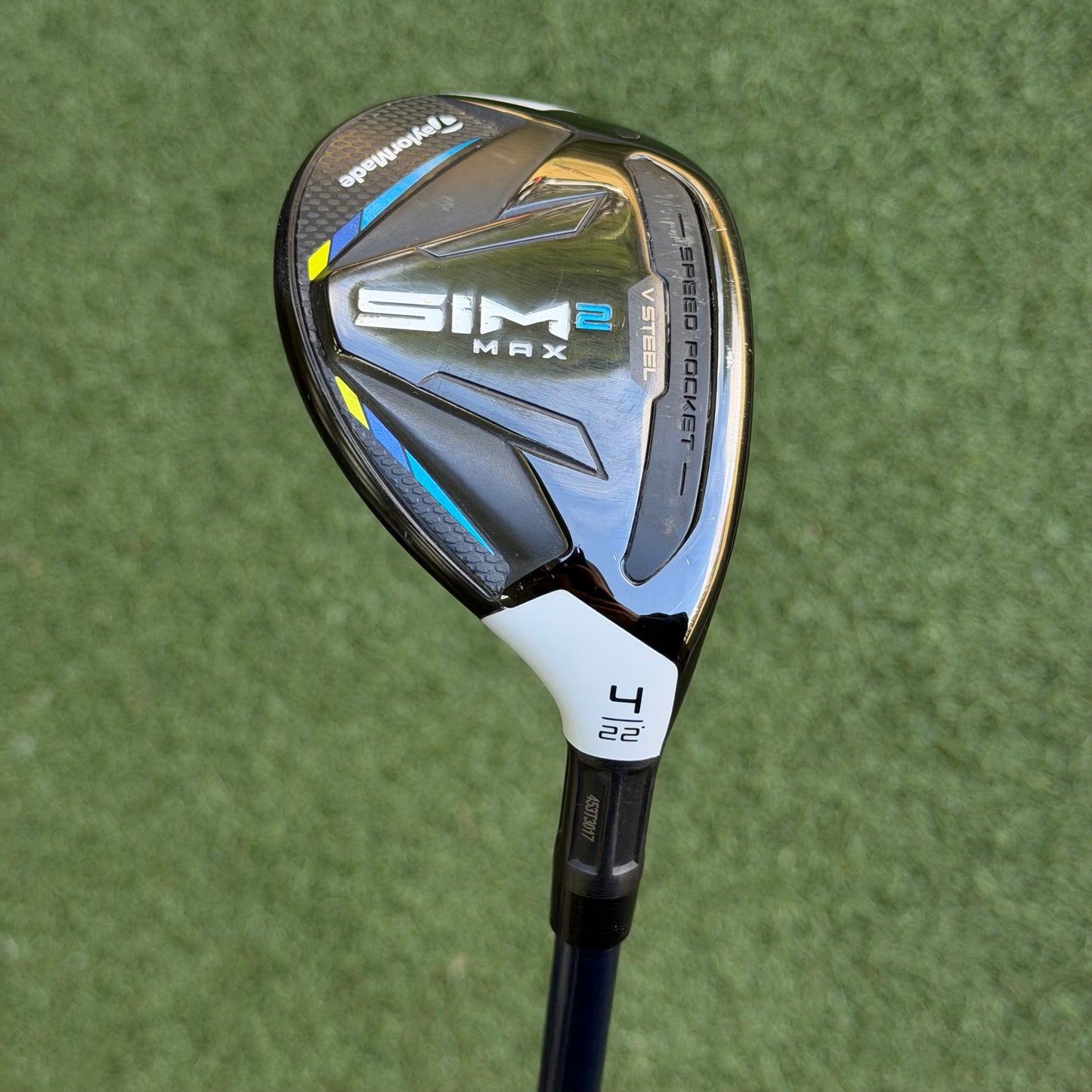 TaylorMade SIM2 Max #4 Hybrid / 22 Degree / Regular Flex