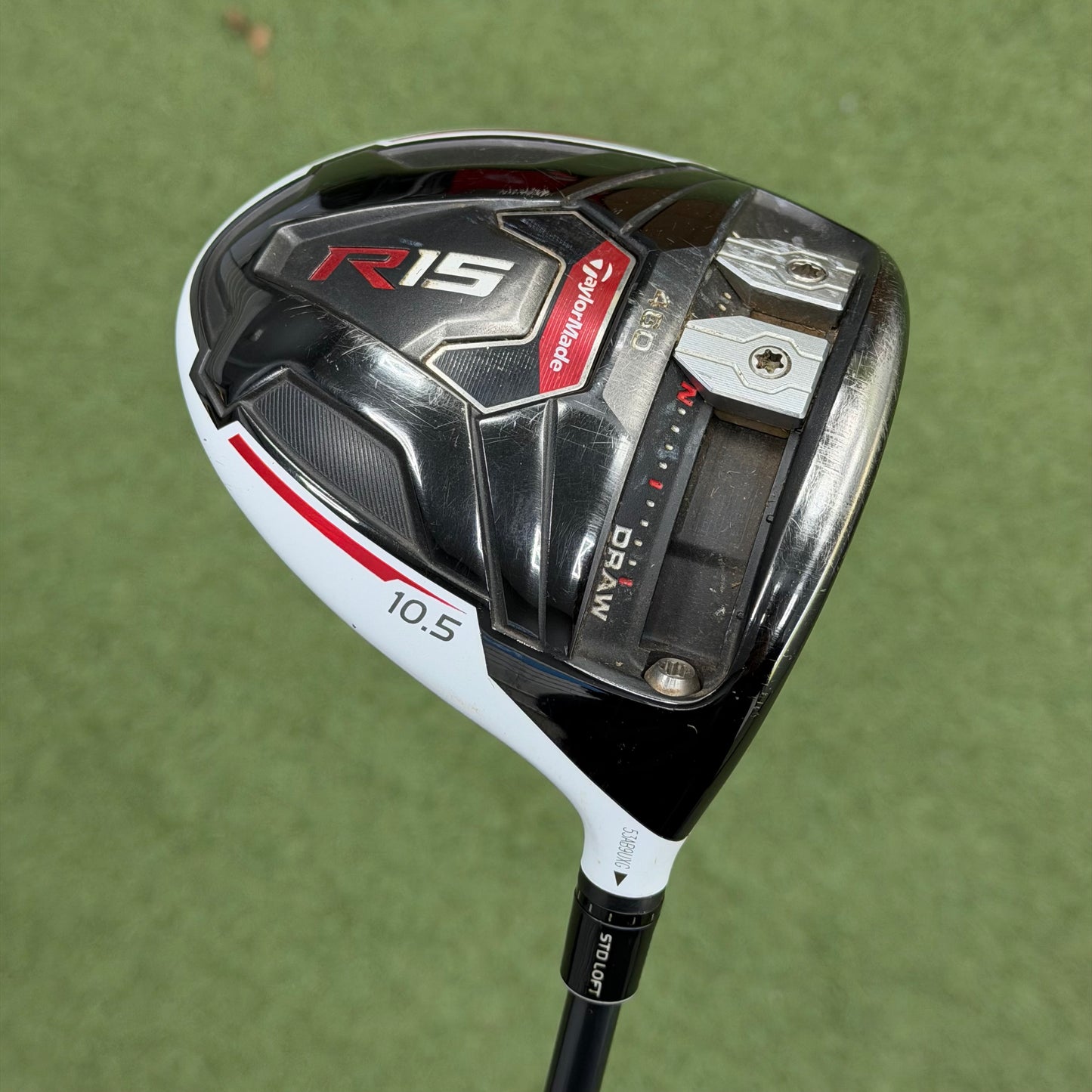 TaylorMade R15 Golf Driver / 10.5 Degree / Regular Flex - Pre Owned Golf 