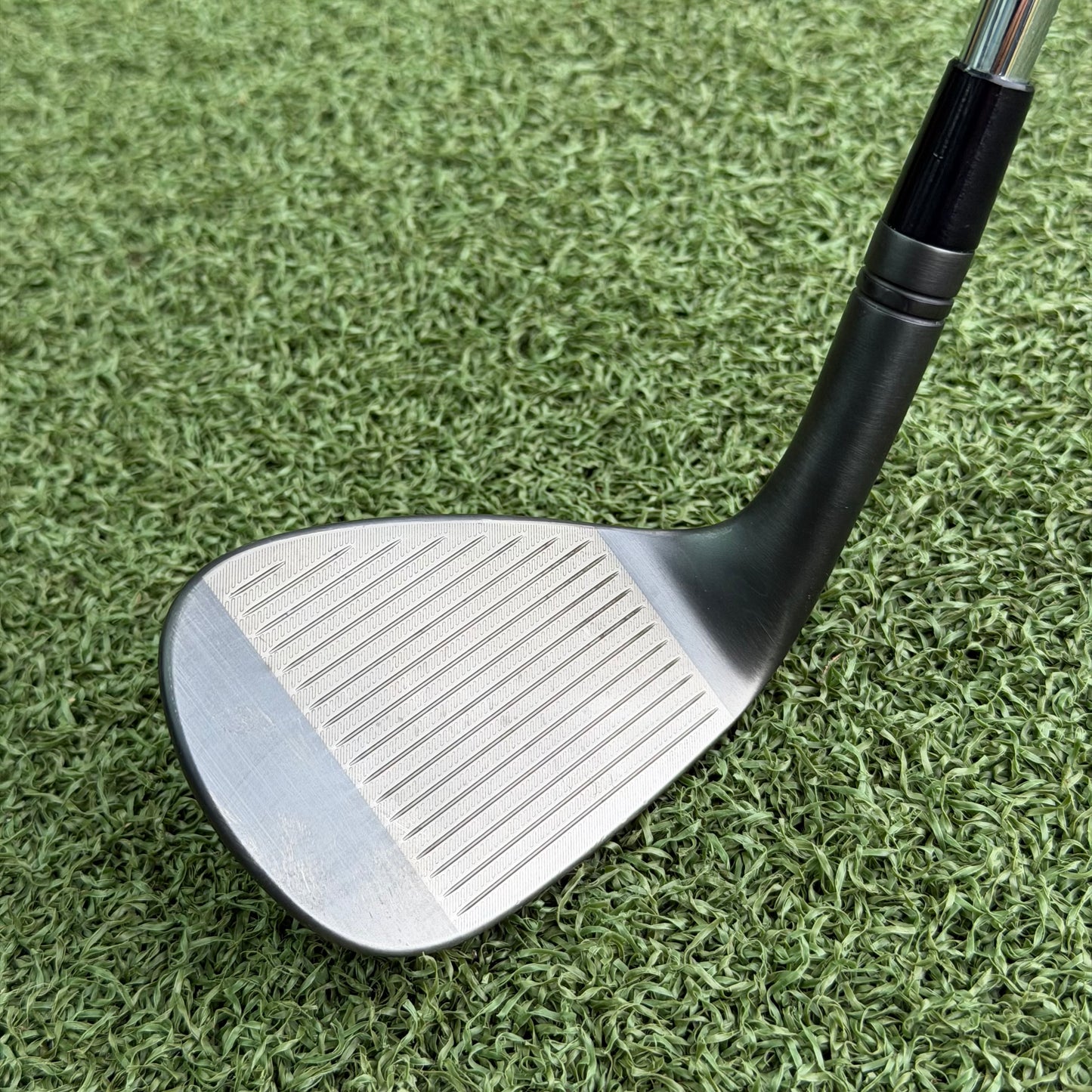 TaylorMade Milled Grind 5 Charcoal SB Sand Wedge / 54 Degree