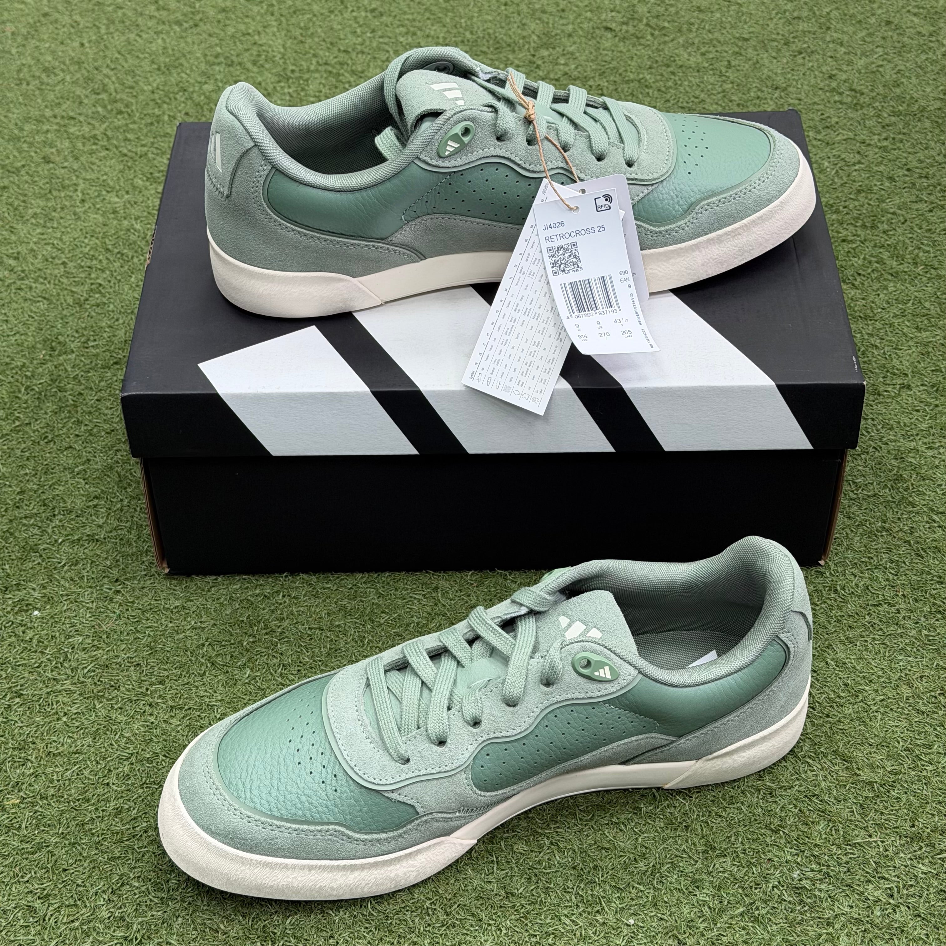 y0025　0519 adidas Retrocross 25 Men's Golf Shoes / UK 7.5 – Preowned Golf
