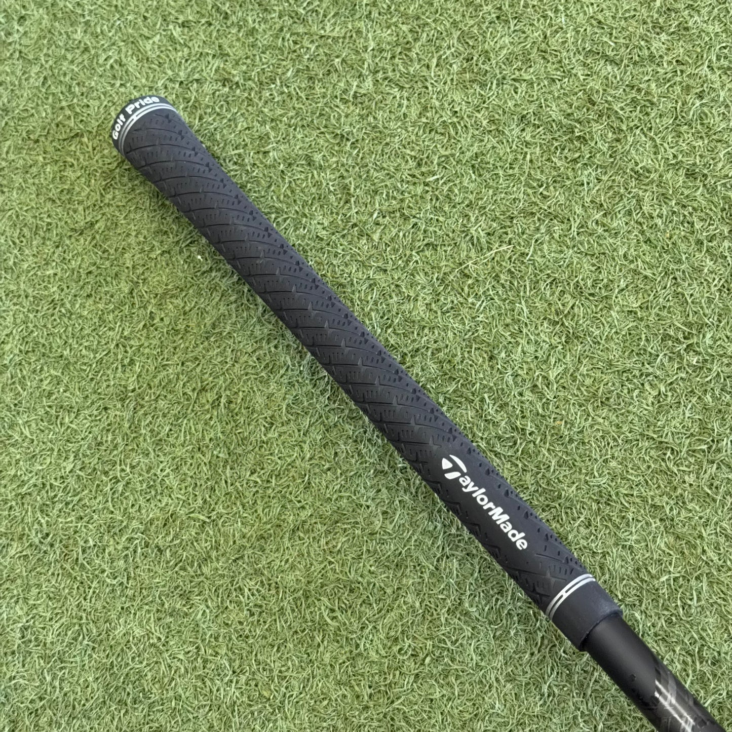 TaylorMade Qi4D Golf Driver / 10.5 Degree / Regular Flex