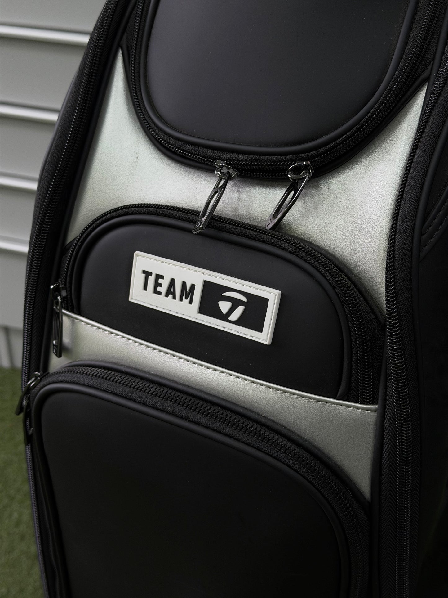 TaylorMade Qi35 Tour Staff Bag - Pre Owned Golf 