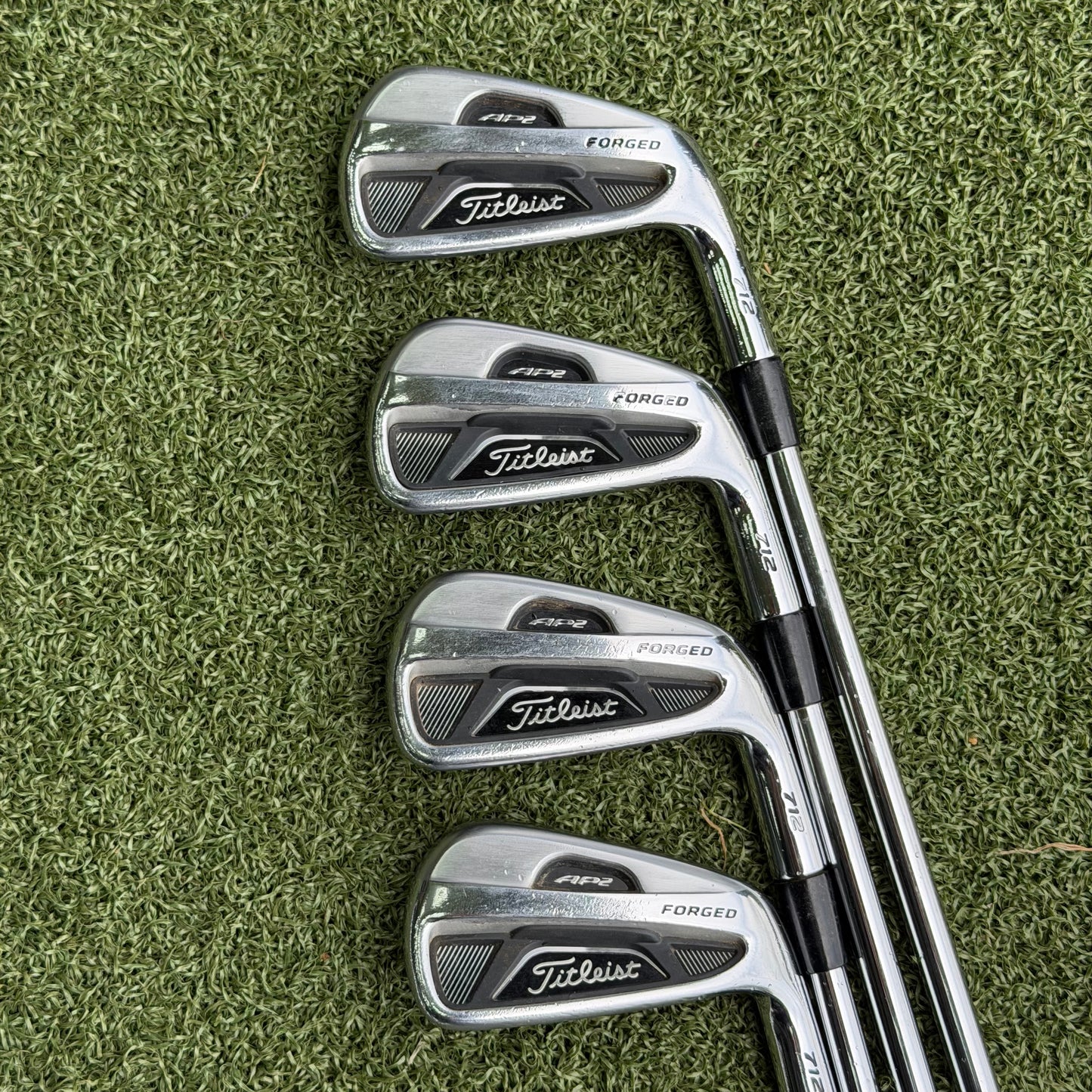 Titleist AP2 (712) Golf Iron Set / 4-PW+W / Stiff Flex
