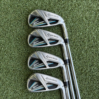 TaylorMade SIM Max Golf Iron Set / 4-PW / Regular Flex