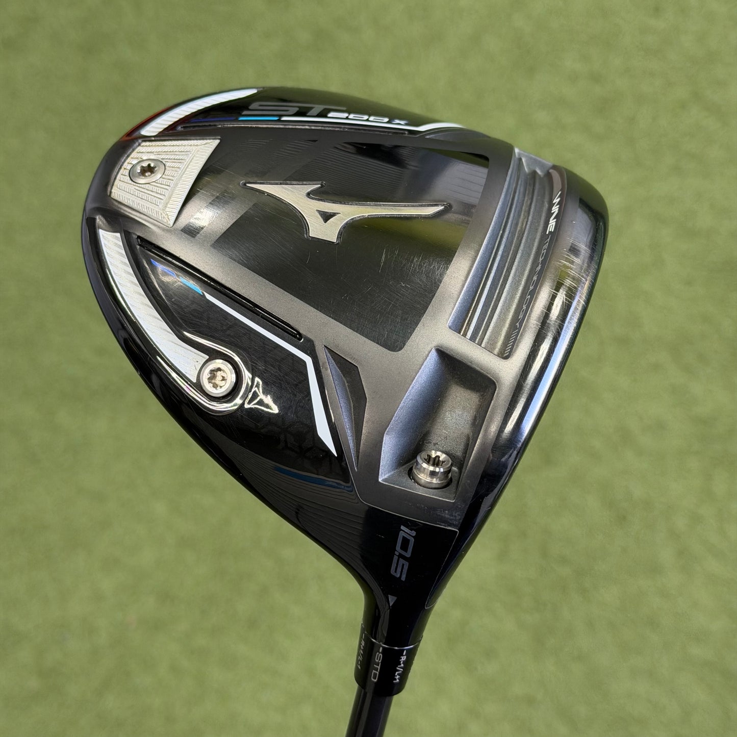 Mizuno ST200X Golf Driver / 10.5 Degree / Stiff Flex