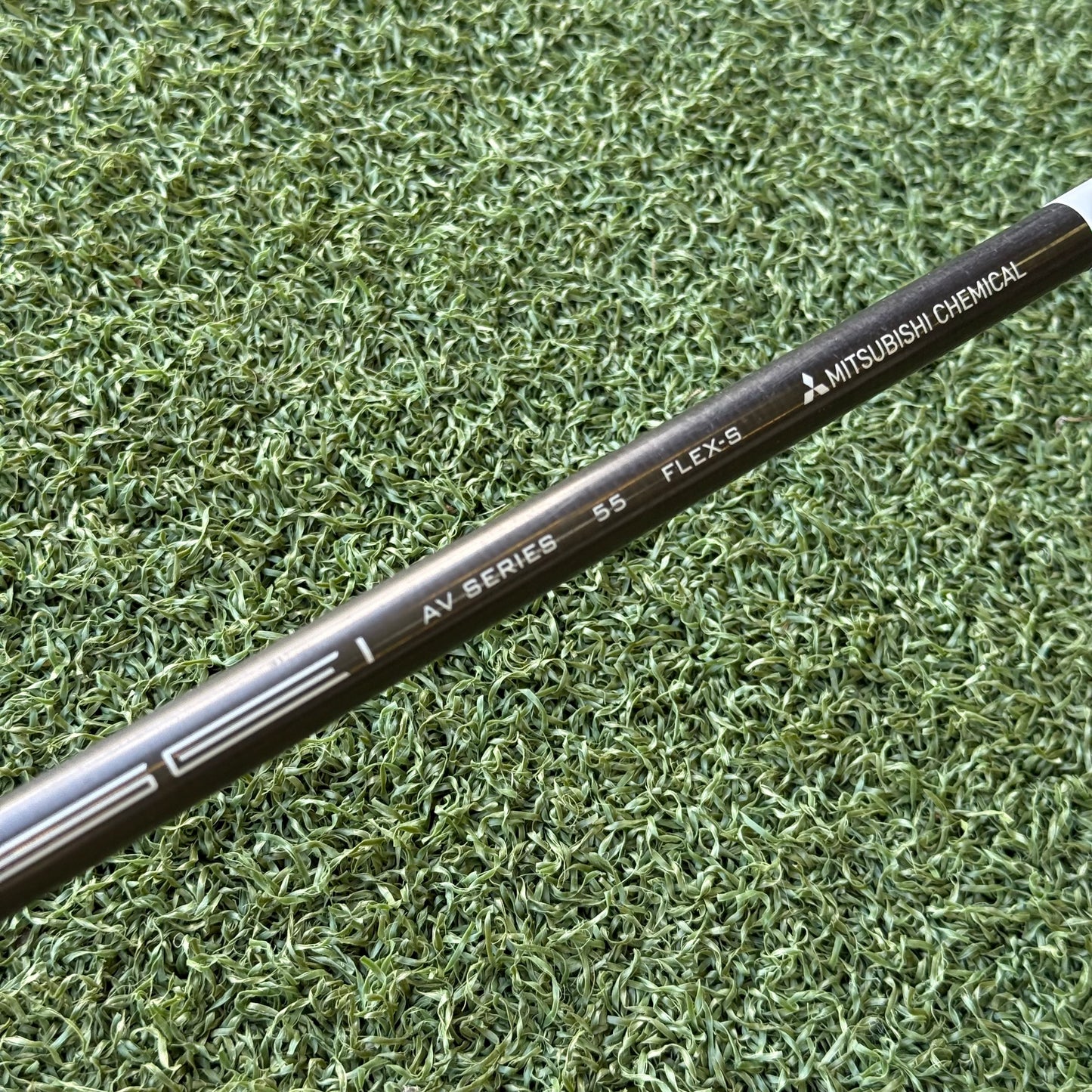 Titleist 915 D2 Golf Driver / 9.5 Degree / Stiff Flex