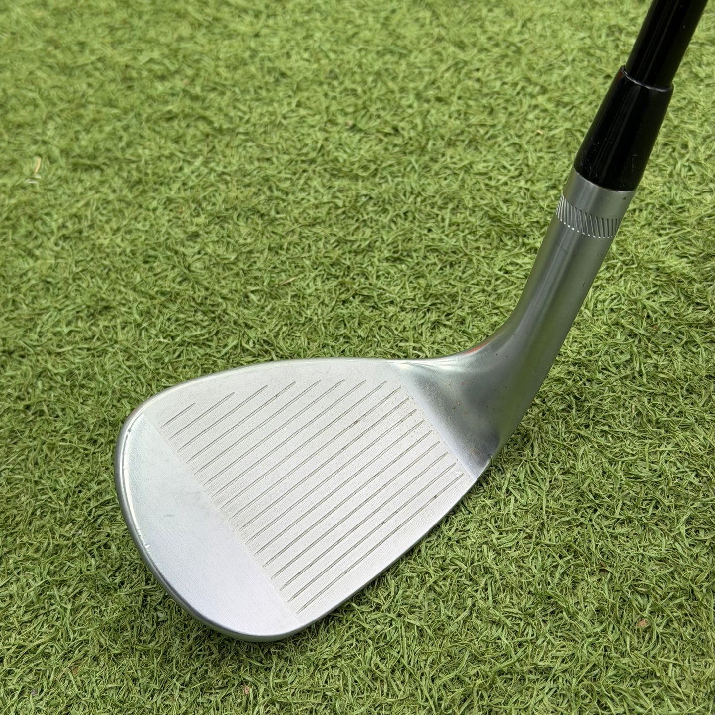 Titleist Vokey SM10 Sand Wedge / 56 Degree / Regular Flex Graphite Shaft