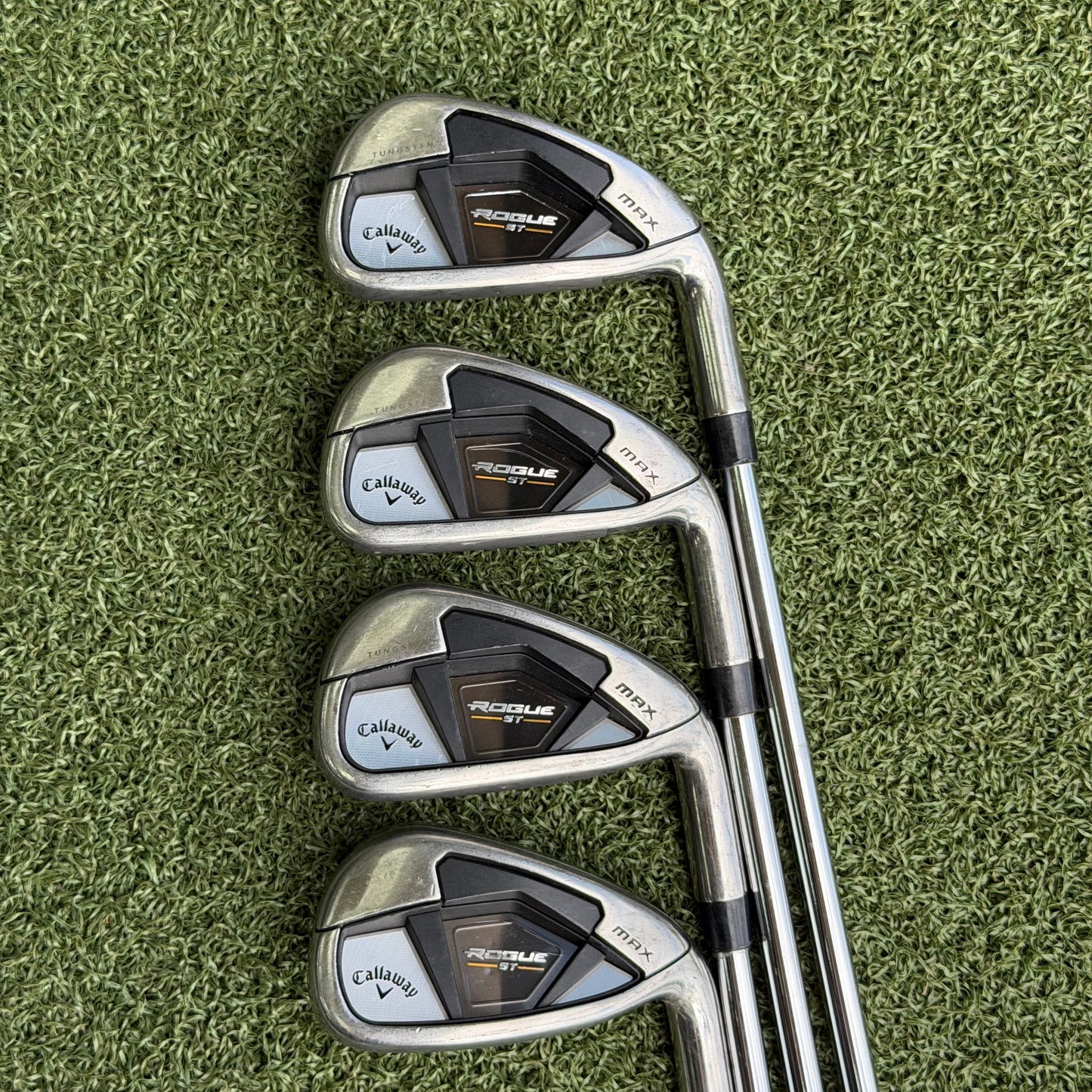 Callaway Rogue ST Max Golf Iron Set / 5-PW+SW / Regular Flex