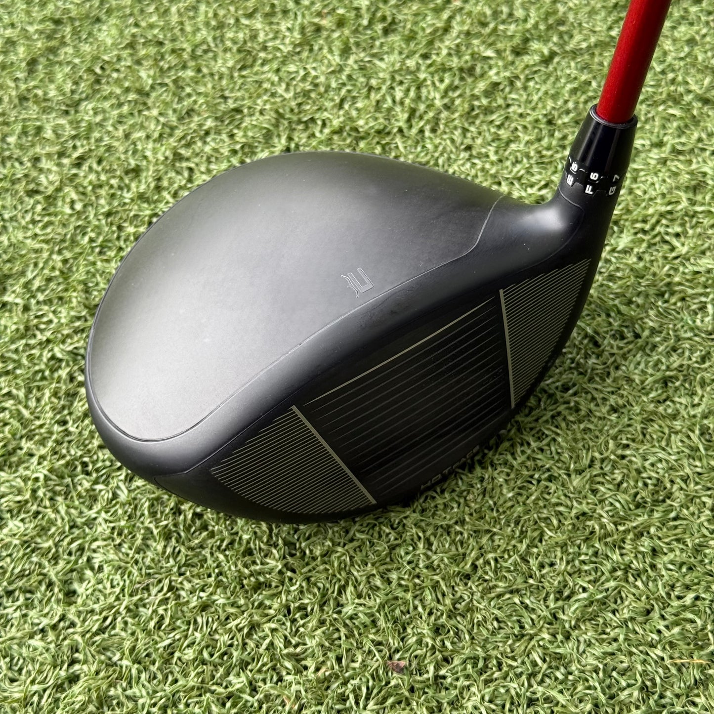 Cobra DS-Adapt Max-D Golf Driver / 10.5 Degree / Regular Flex