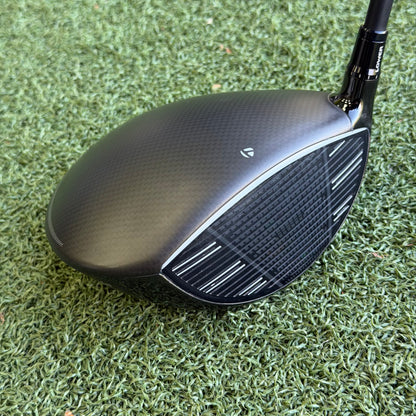 TaylorMade Qi4D Golf Driver / 10.5 Degree / Stiff Flex REAX 50