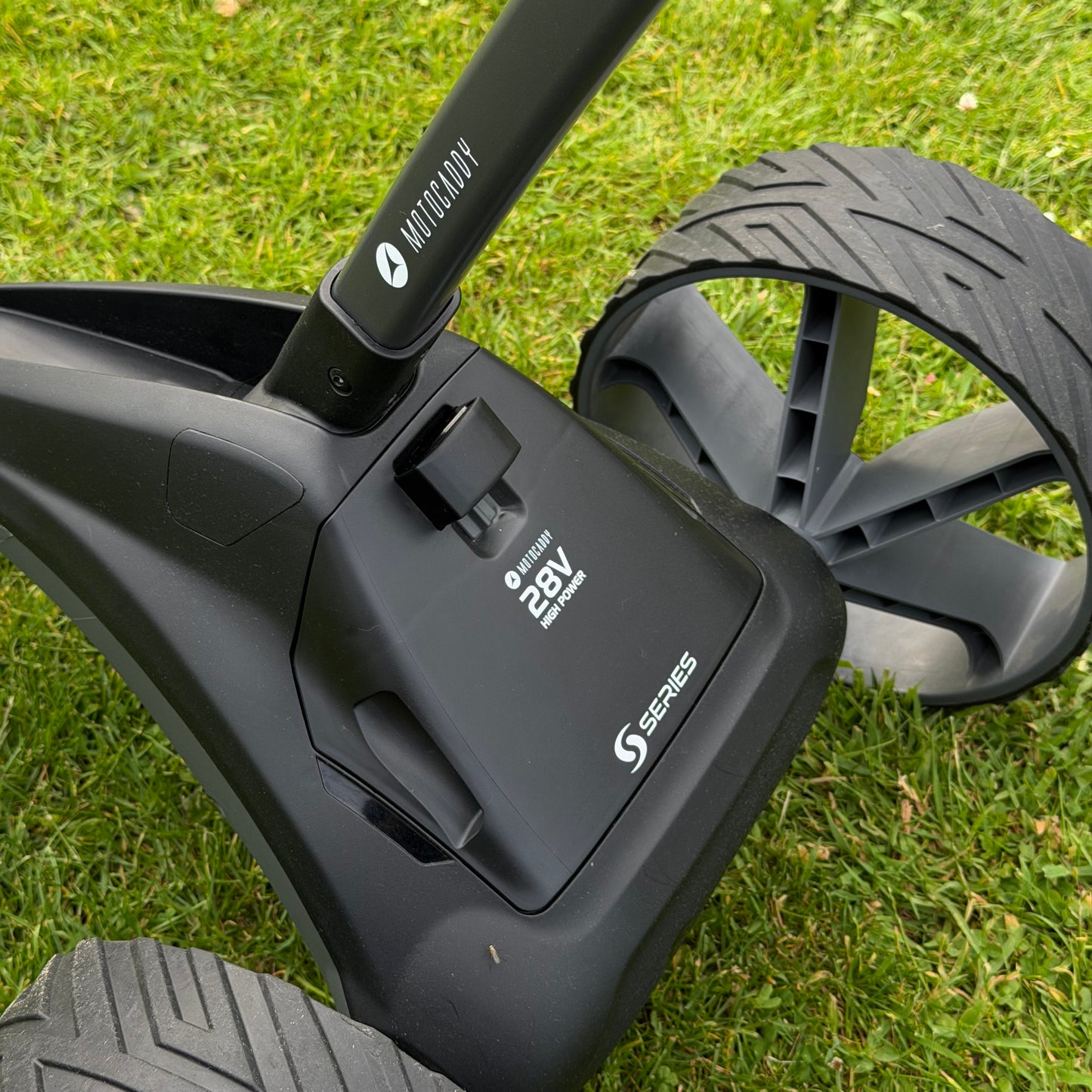 Motocaddy SE Electric Golf Trolley / 18 Hole Lithium Battery