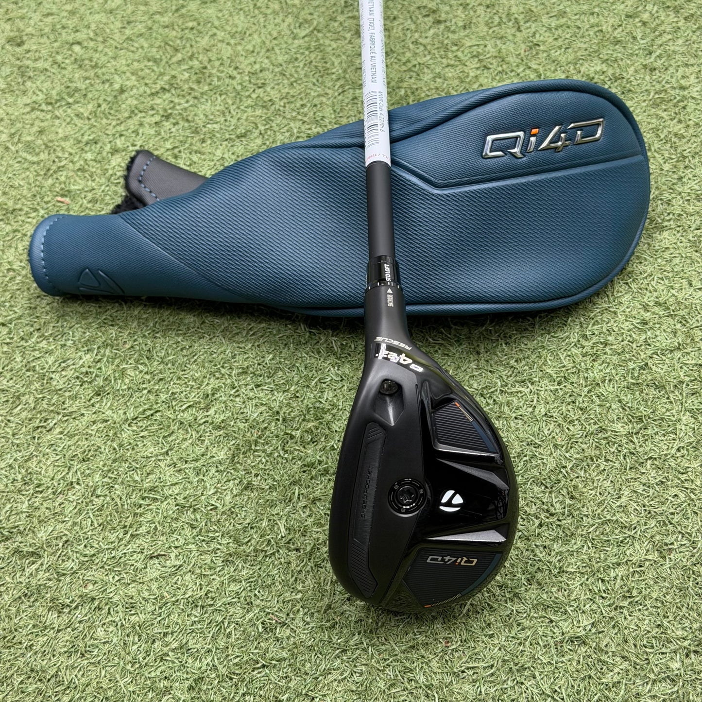 TaylorMade Qi4D #4 Hybrid / 22 Degree / Stiff Flex - Pre Owned Golf 