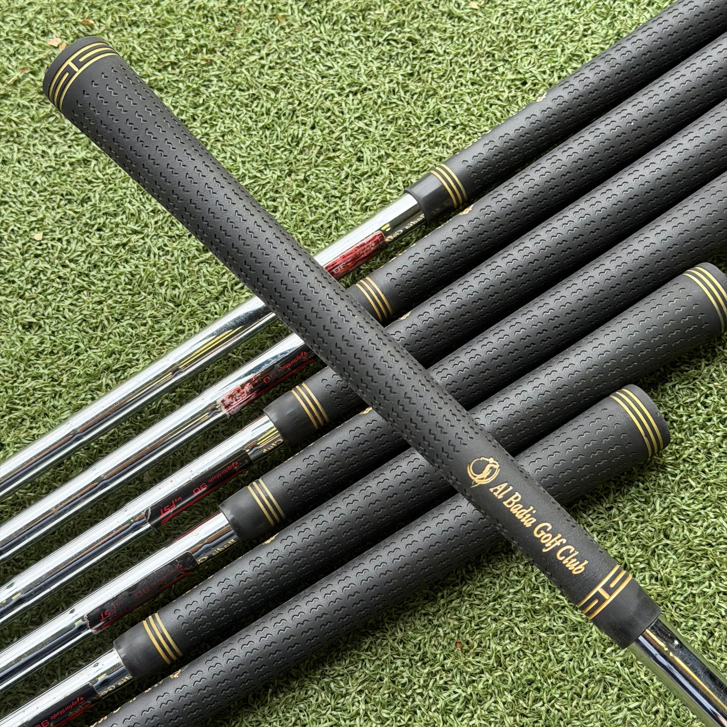 TaylorMade R9 Iron Set / 4-PW / Regular Flex
