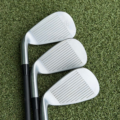 Callaway Quantum Max OS Golf Iron Set / 6-PW+AW / Senior Flex - Pre Owned Golf 