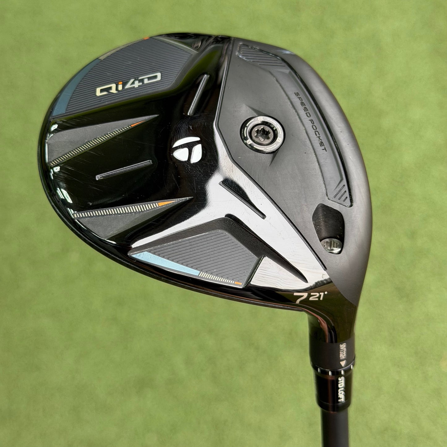 TaylorMade Qi4D #7 Fairway Wood / 21 Degree / X-Stiff Flex