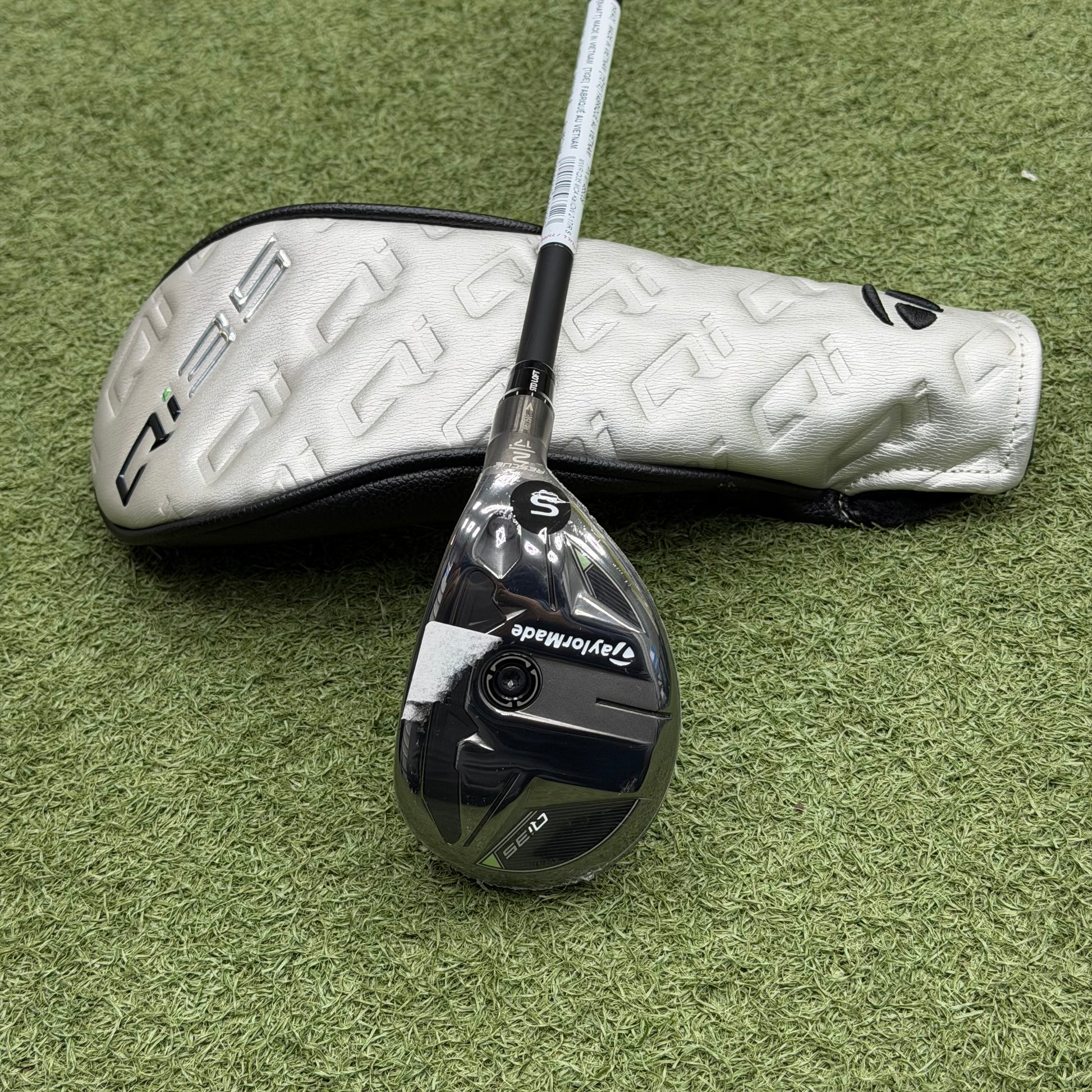 TaylorMade Qi35 #2 Hybrid / 17 Degree / Stiff Flex - Pre Owned Golf 