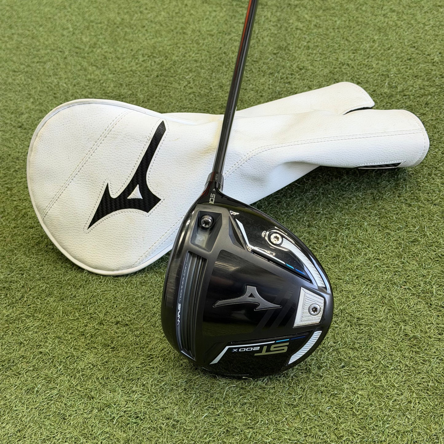 Mizuno ST200X Golf Driver / 10.5 Degree / Stiff Flex