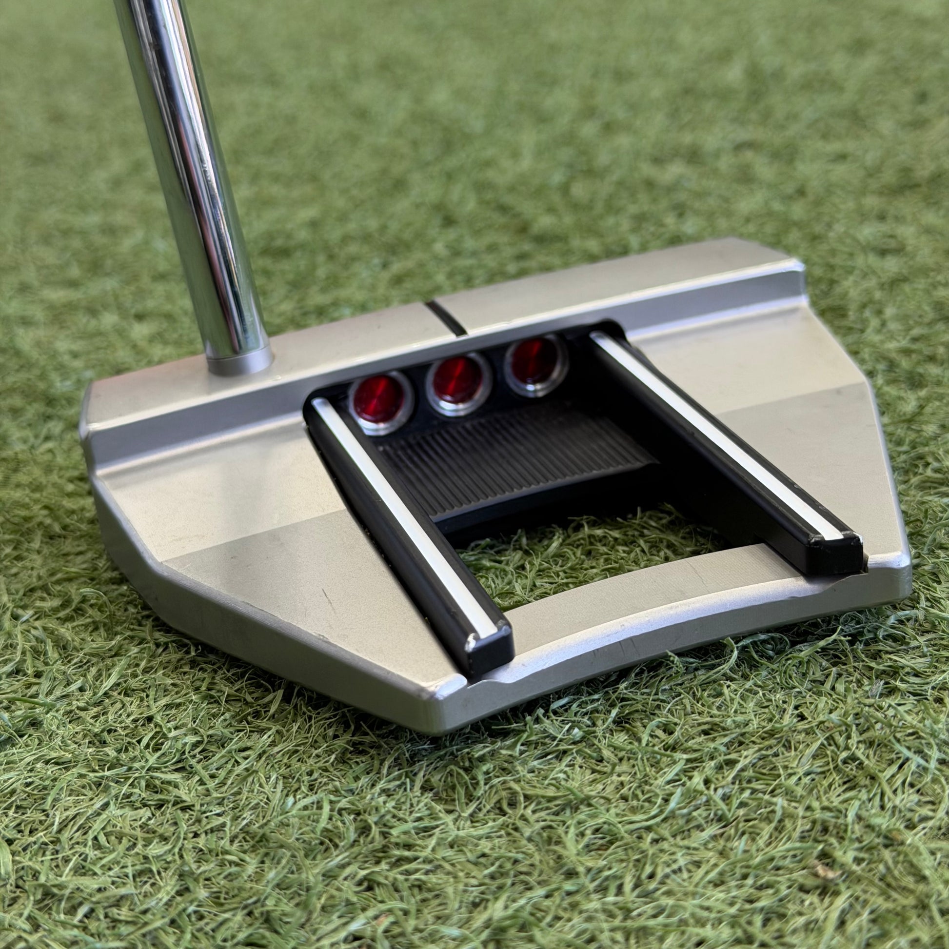 Scotty Cameron Futura 7M Putter / 34 Inch - Pre Owned Golf 