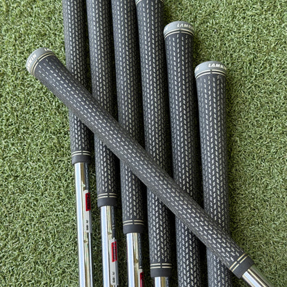 TaylorMade SIM Max Golf Iron Set / 4-PW / Regular Flex