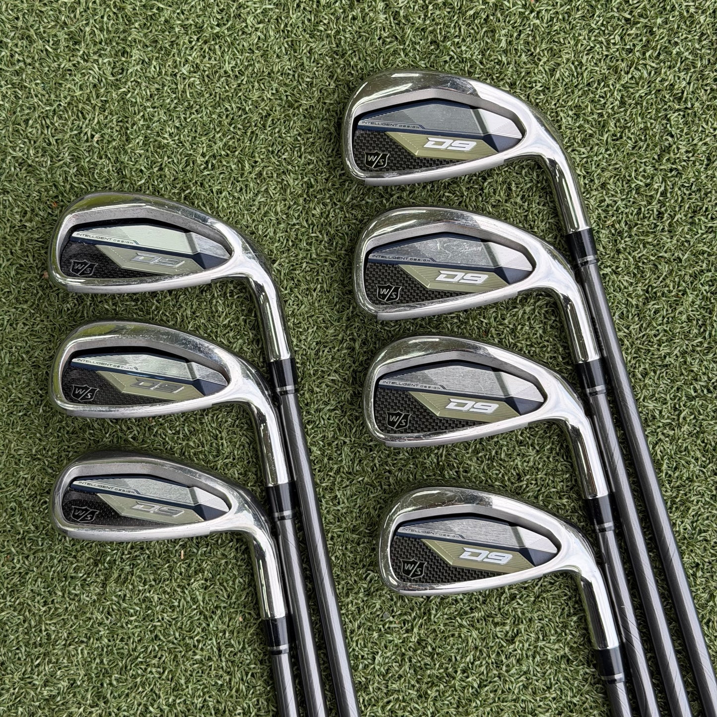Wilson Staff D9 Golf Iron Set / 5-PW+SW / Regular Flex Graphite Shafts - Pre Owned Golf 