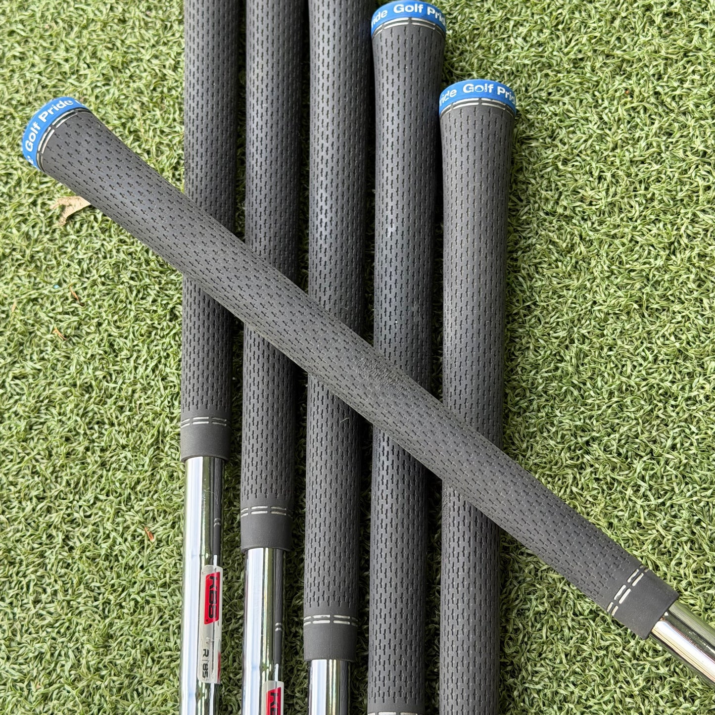 TaylorMade Qi HL Golf Iron Set / 5-PW / Regular Flex
